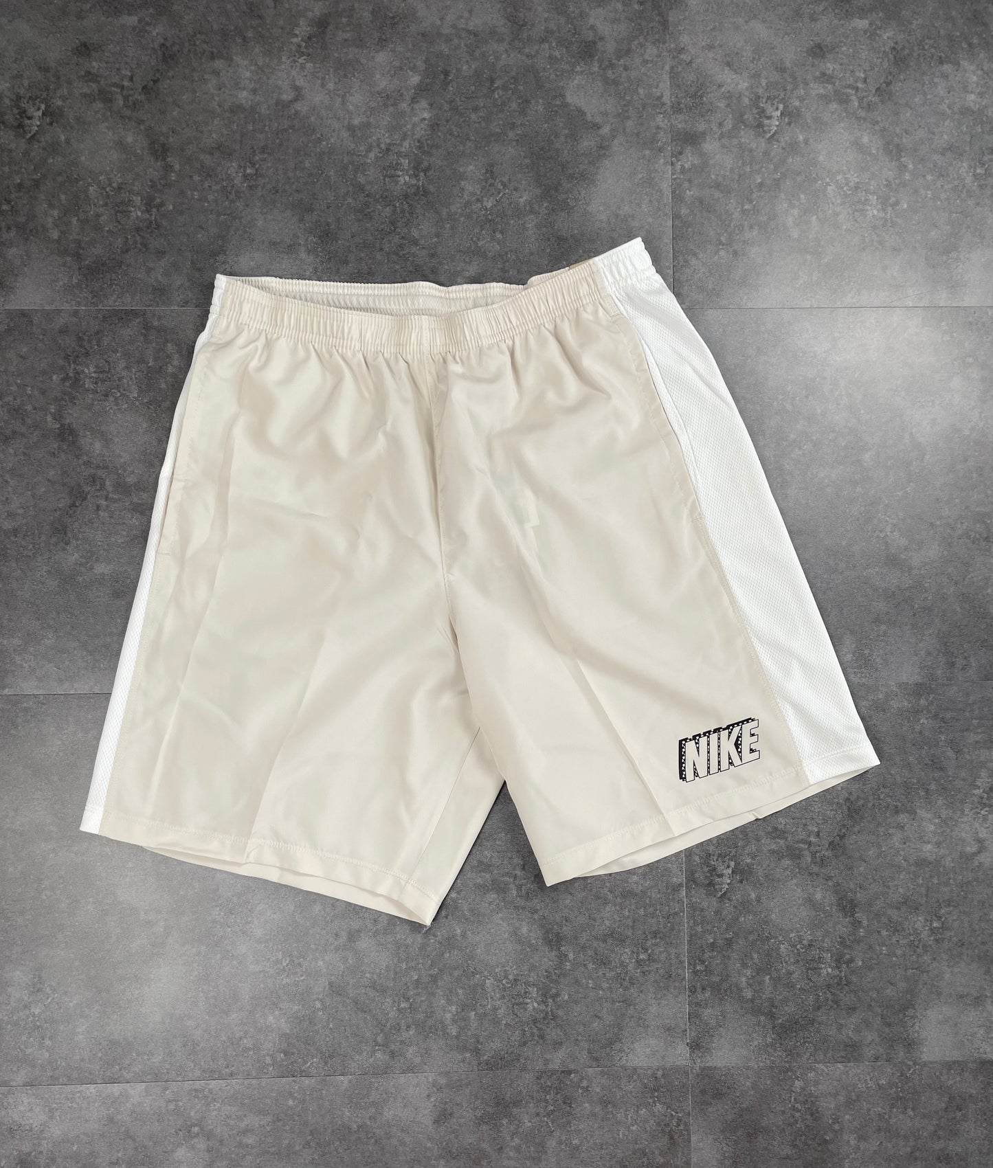 NIKE DRI-FIT PRINT SET - BEIGE/WHITE