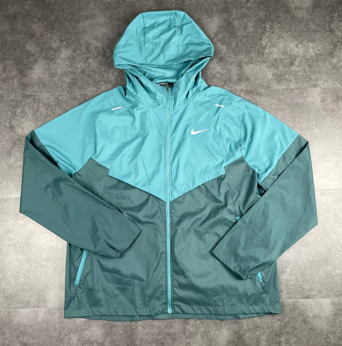 NIKE UV WINDRUNNER - TEAL