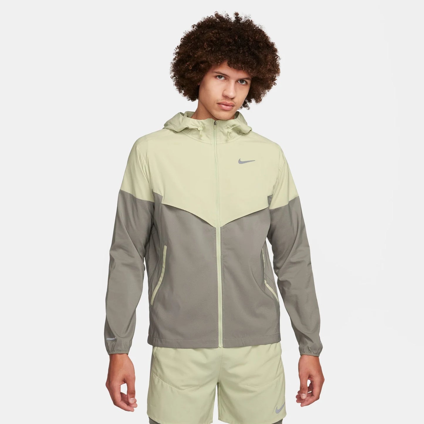 NIKE UV WINDRUNNER - OLIVE