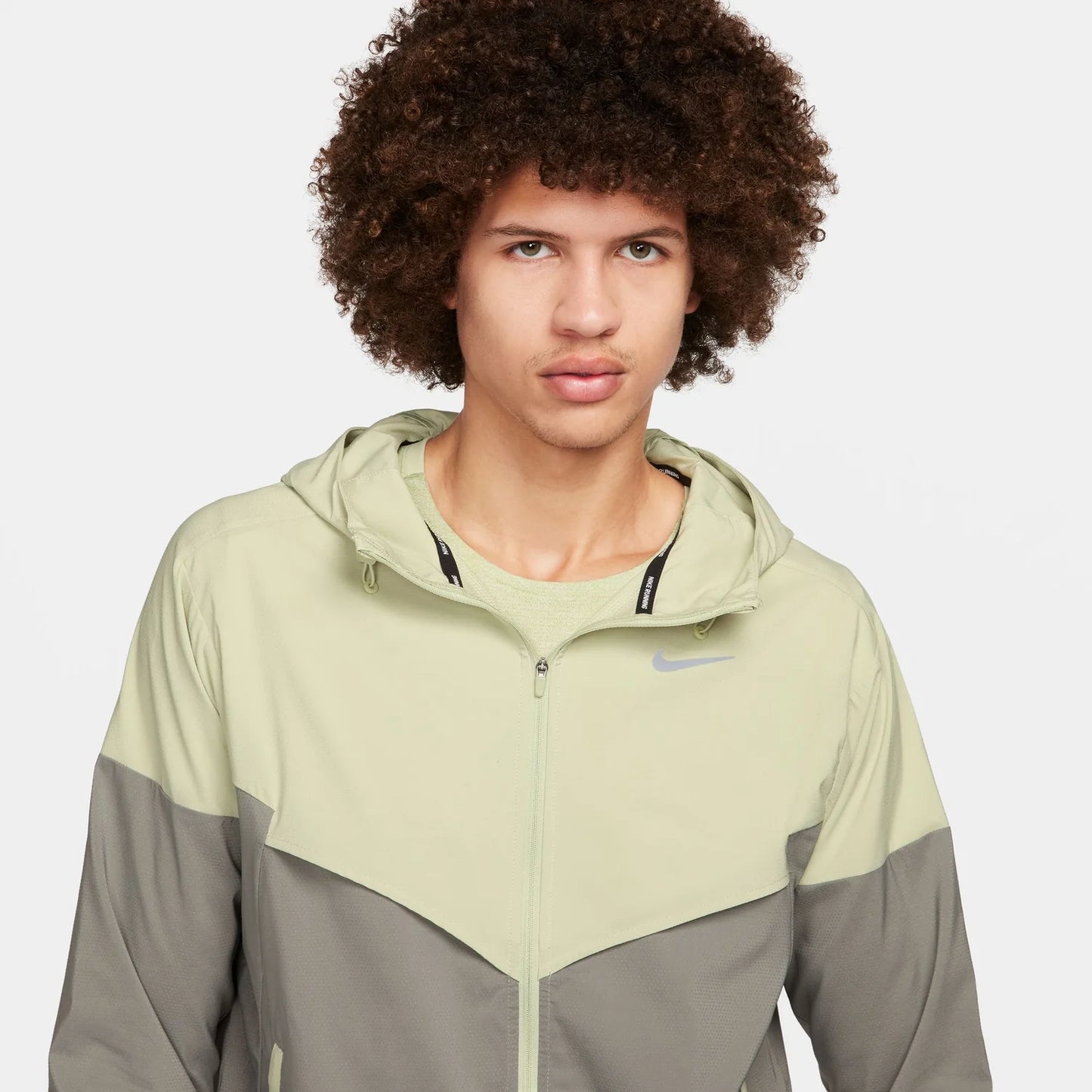 NIKE UV WINDRUNNER - OLIVE