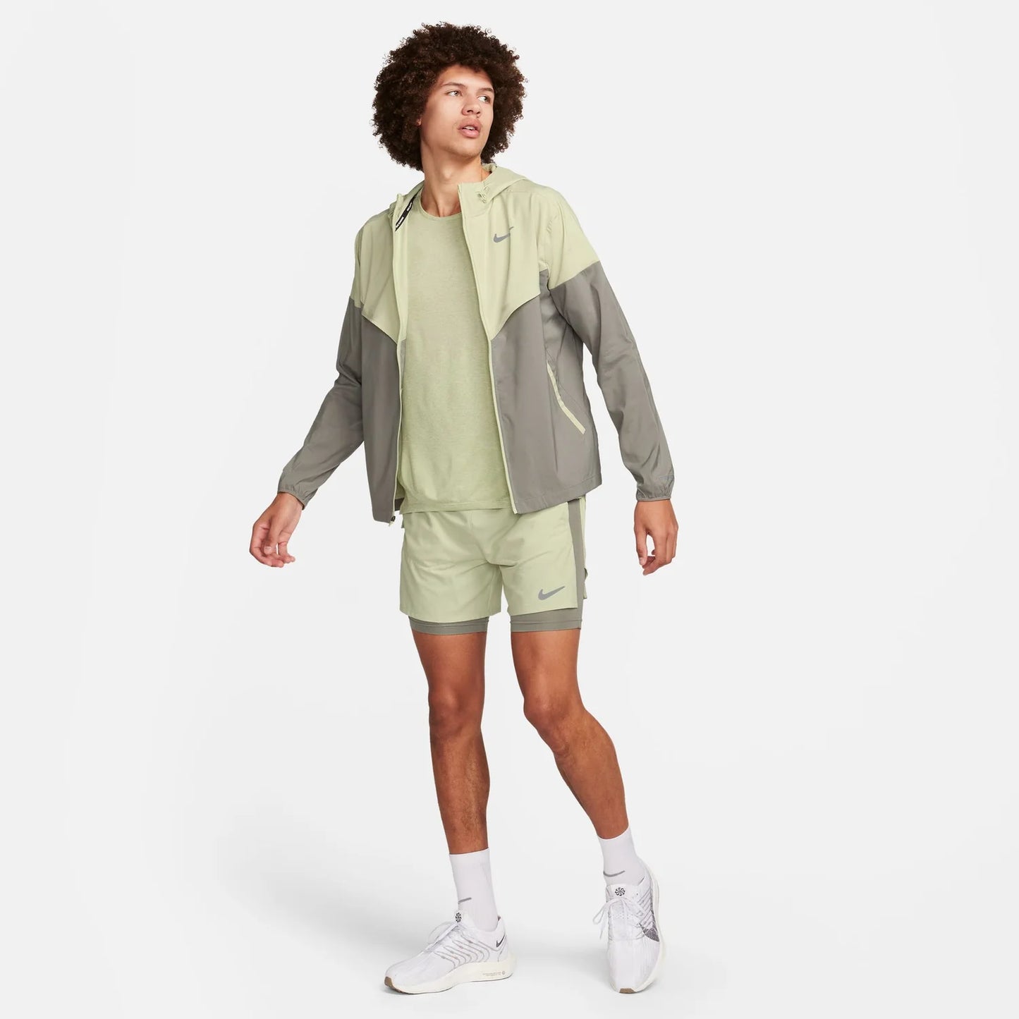 NIKE UV WINDRUNNER - OLIVE