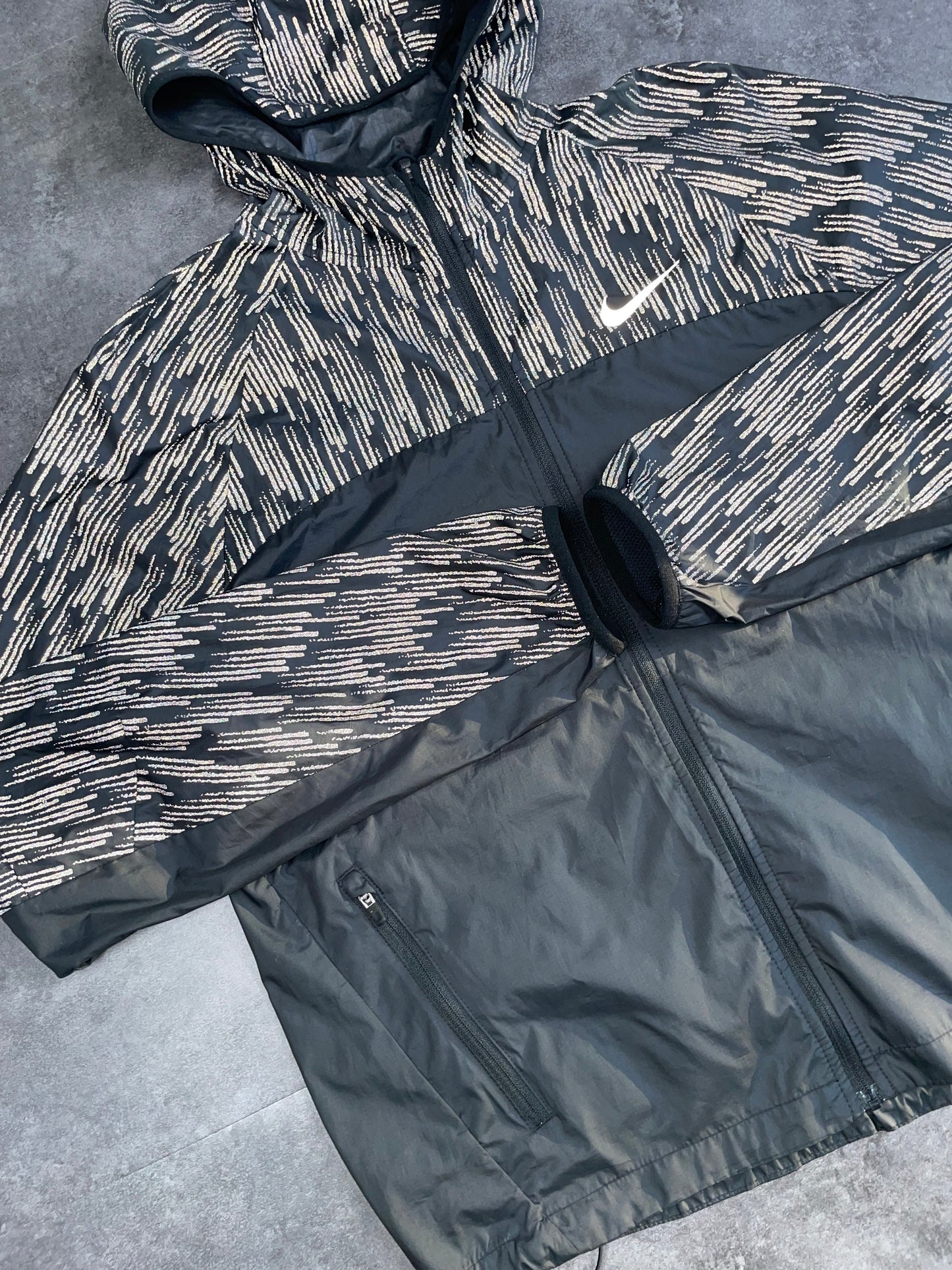 NIKE 3M REFLECTIVE RARE WINDRUNNER - BLACK