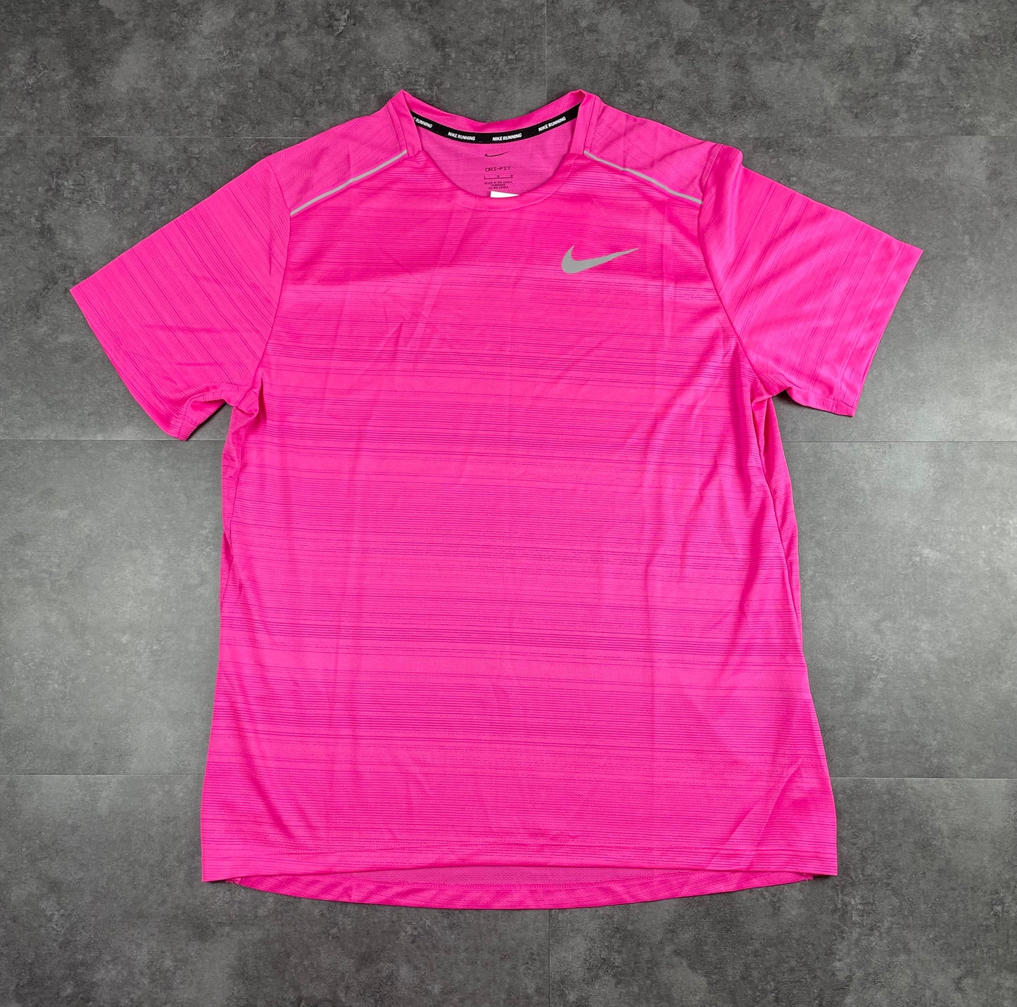 NIKE MILER 1.0 - HOT PINK