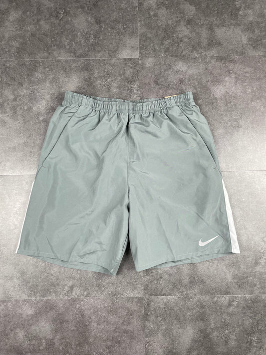 NIKE 2 TONE CHALLENGER SHORTS 7" - GREY