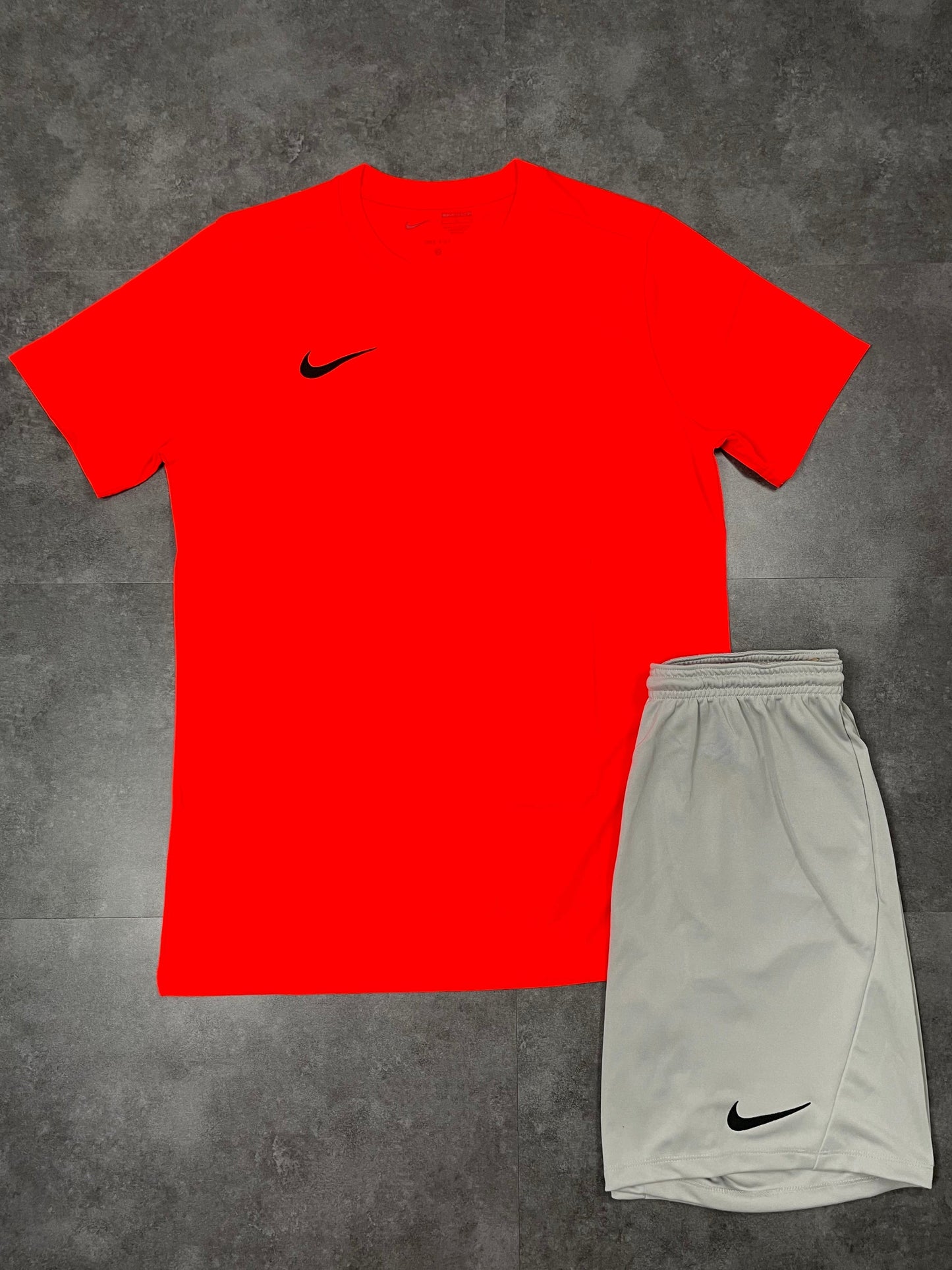 NIKE DRI FIT SET - CRIMSON/GREY