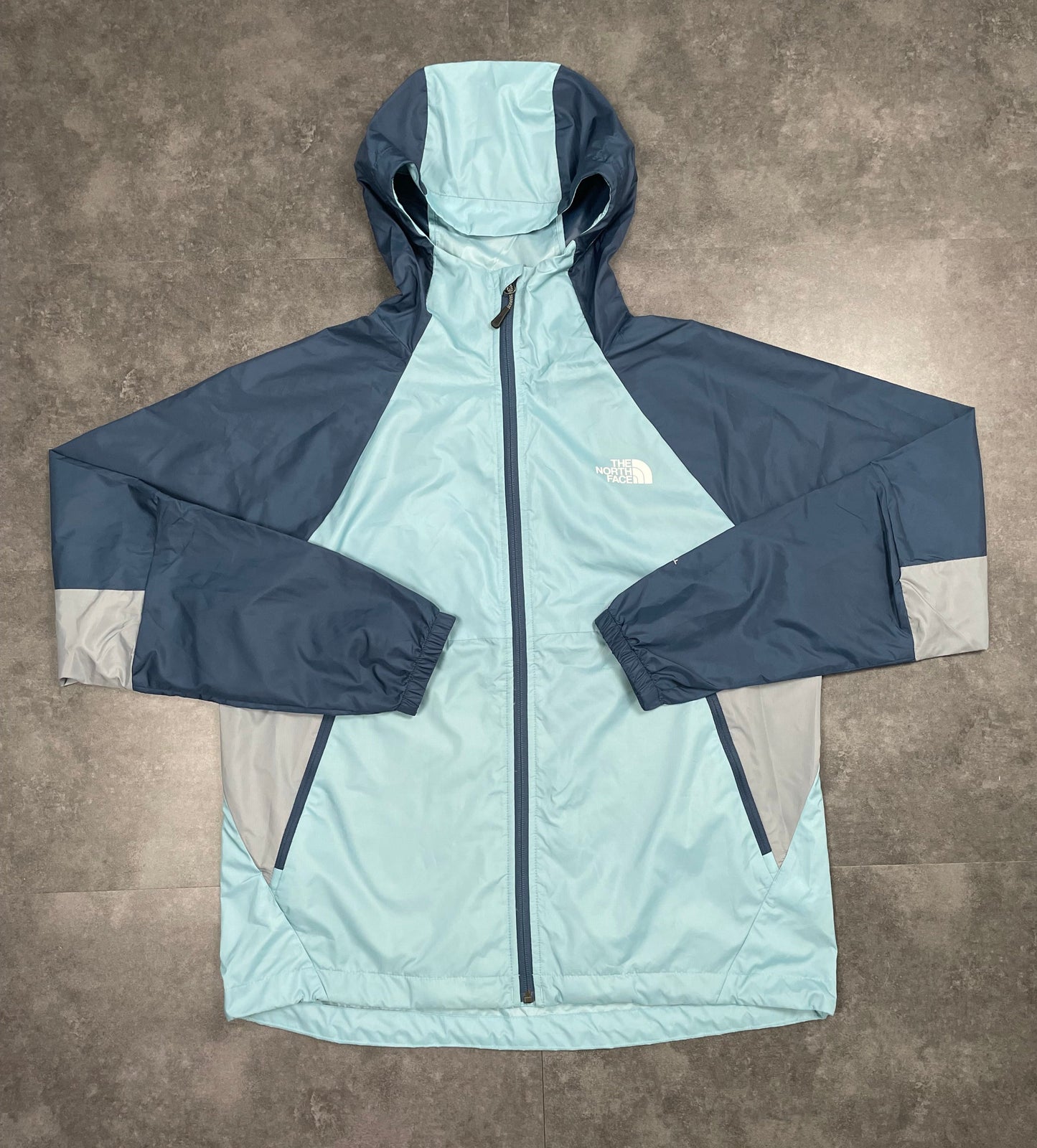 THE NORTH FACE WINDRUNNER - BLUE/GREY