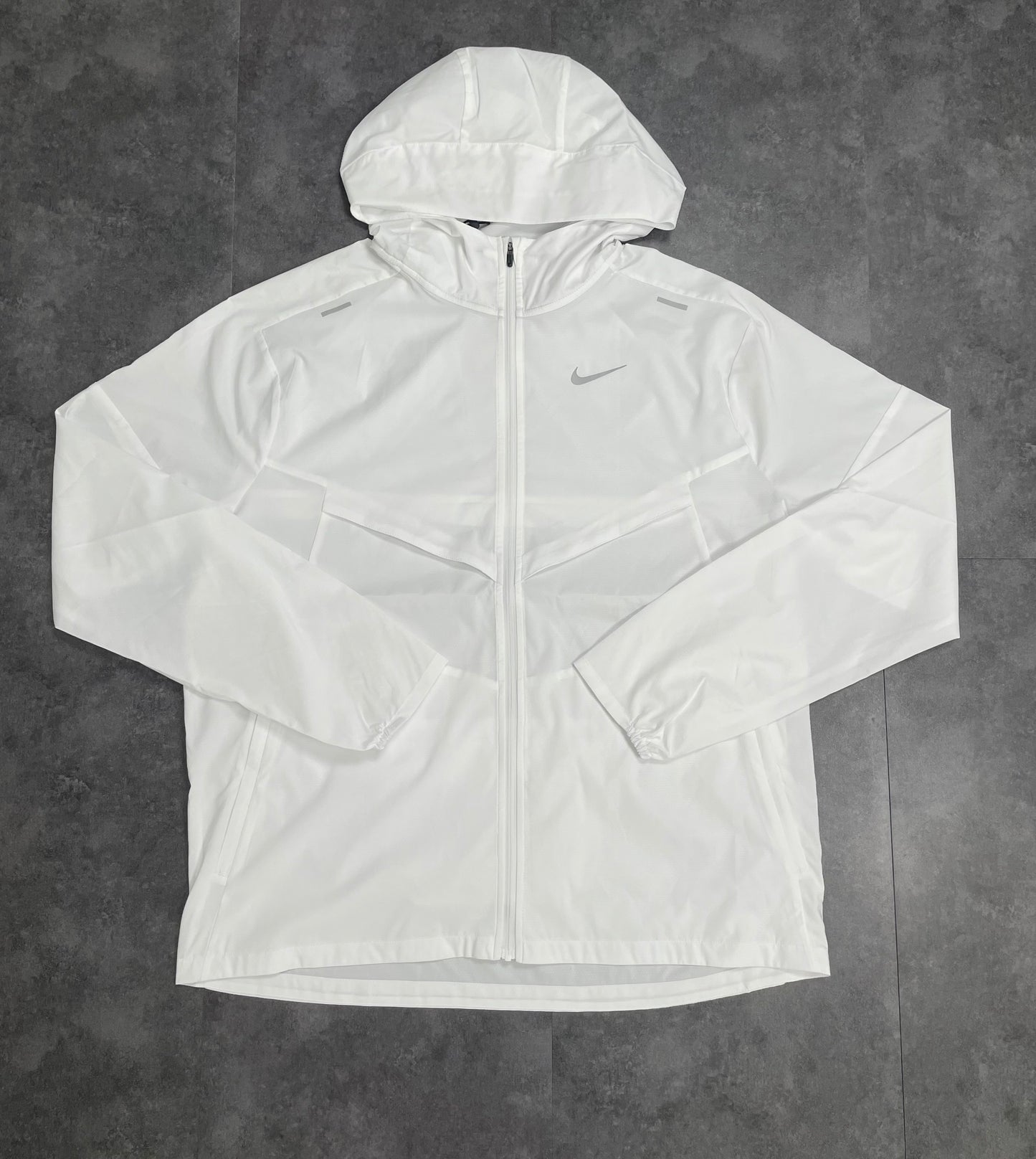 NIKE UV WINDRUNNER - WHITE