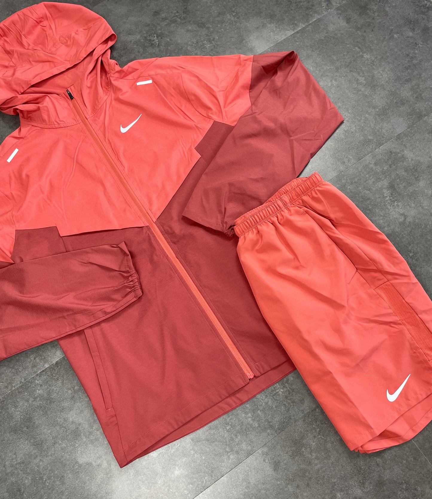 NIKE UV WINDRUNNER/MILER TEE/CHALLENGER SHORTS SET - ADOBE