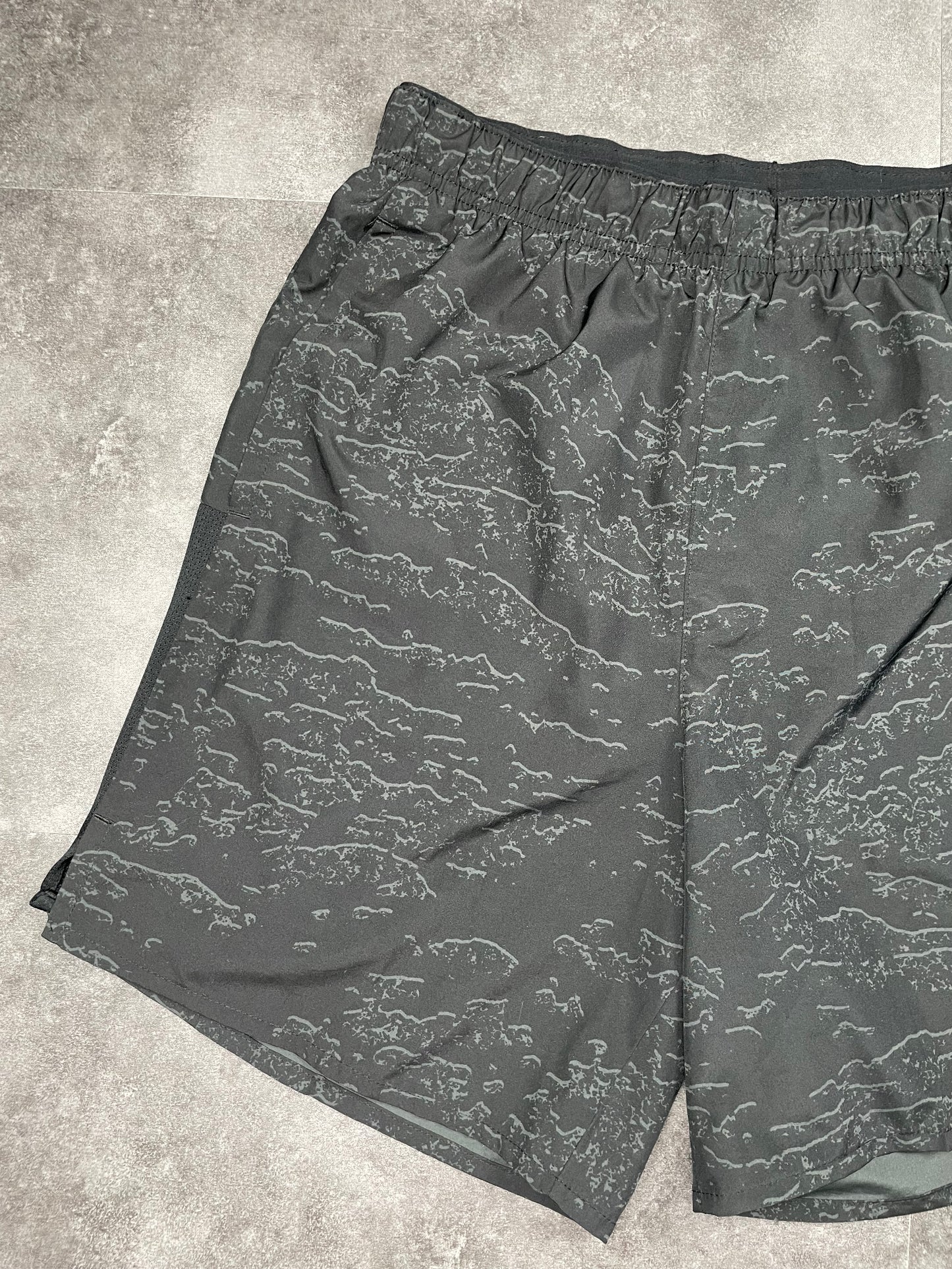 NIKE RUNNING DRI-FIT SHORTS - BLACK