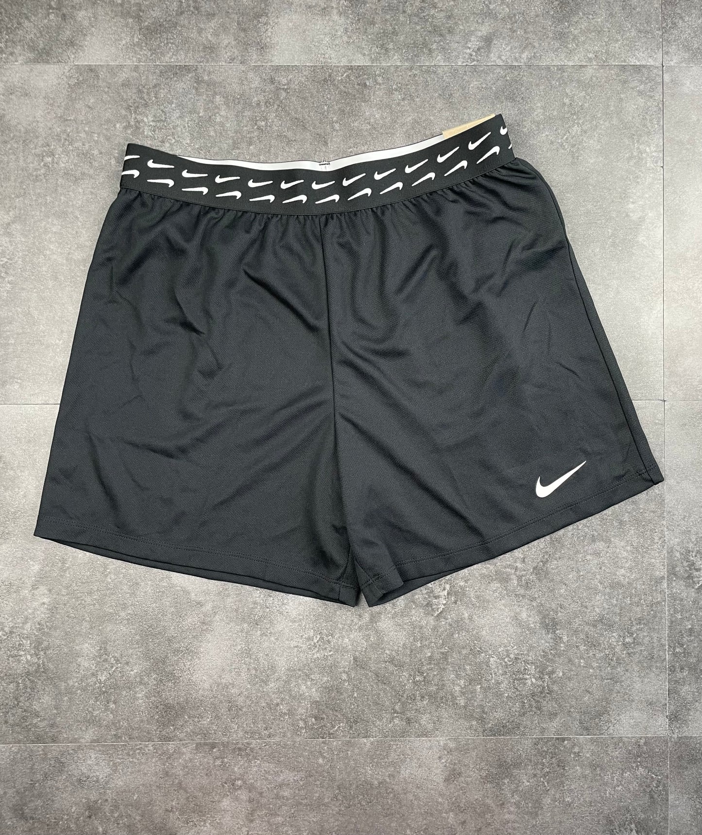 NIKE DRI-FIT SHORTS - BLACK