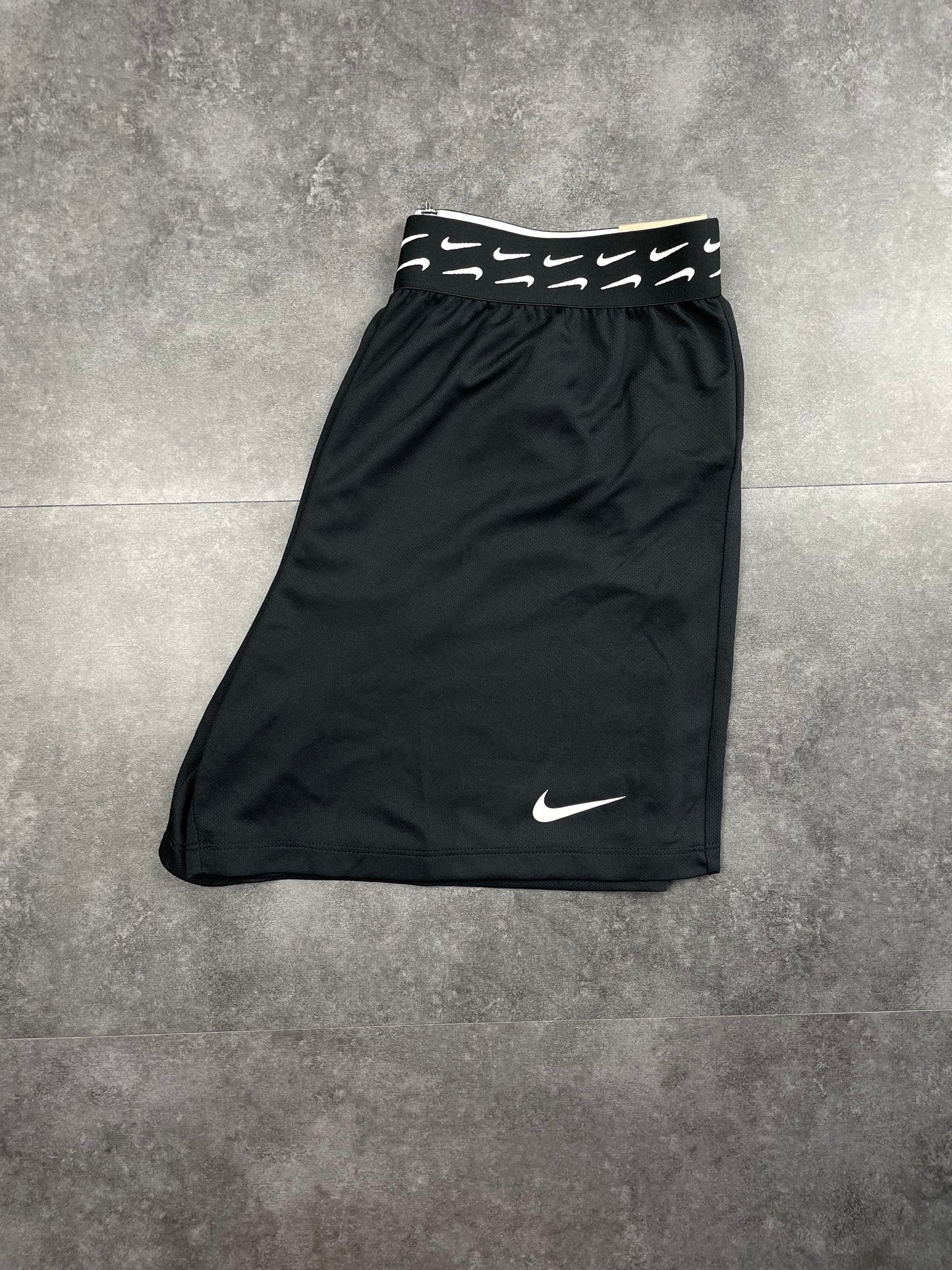 NIKE DRI-FIT SHORTS - BLACK