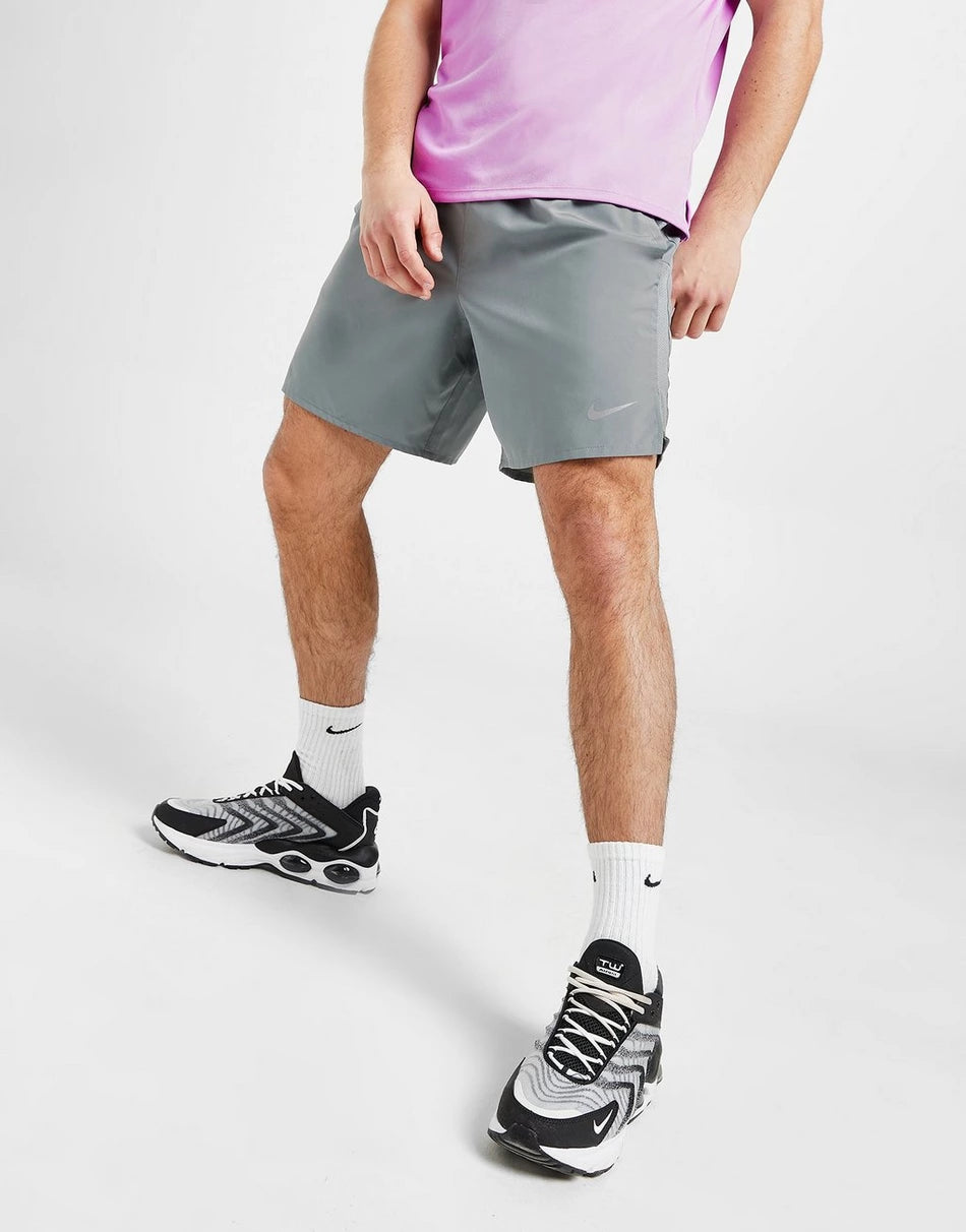 NIKE CHALLENGER SHORTS 7" - GREY