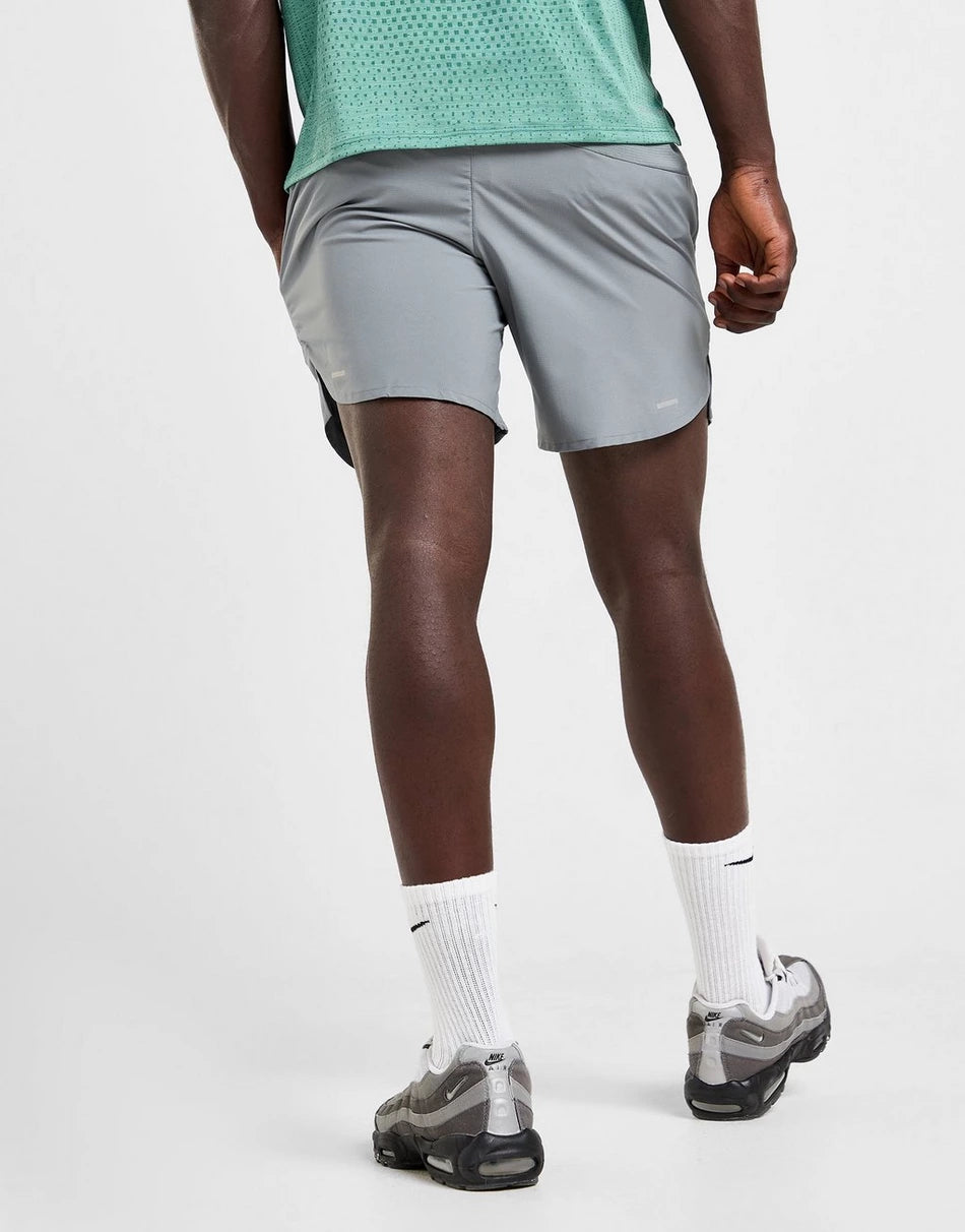 NIKE 7" FLEX STRIDE 2.0 SHORTS - GREY