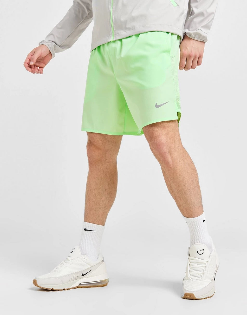 NIKE CHALLENGER SHORTS 7"- VAPOUR GREEN